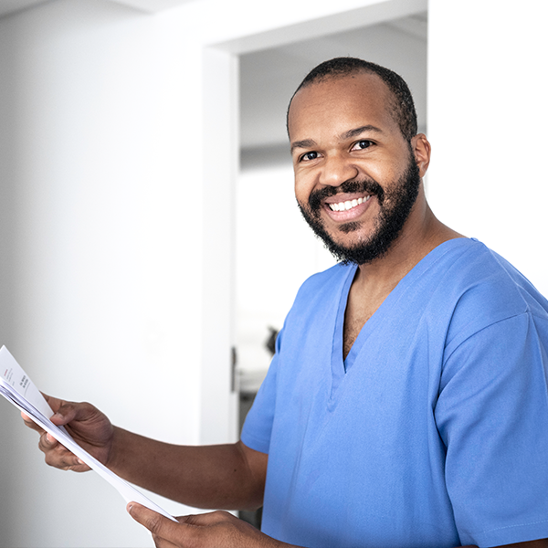 african amerian healthcare worker